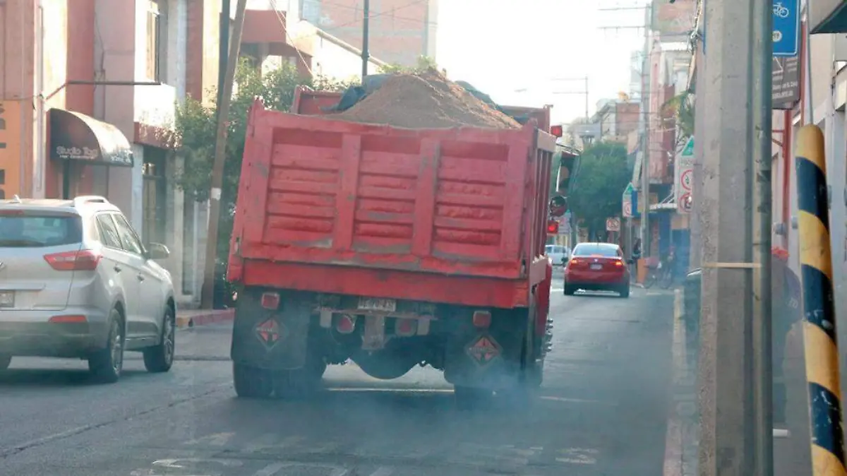 torton camion contaminando